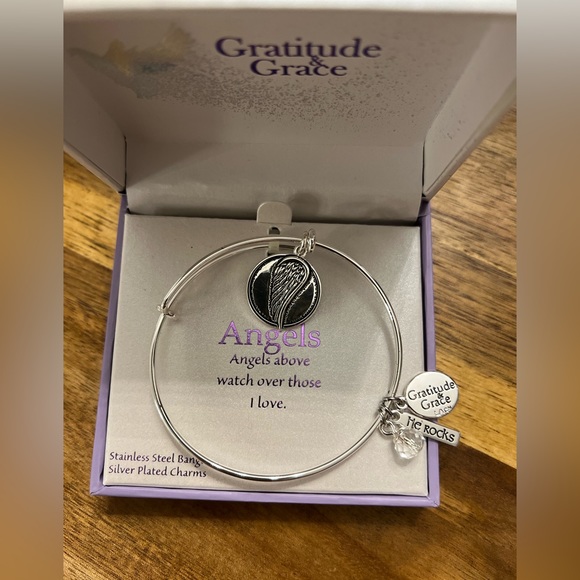 Gratitude & Grace Bracelet Angels Silver Tone - Picture 1 of 5